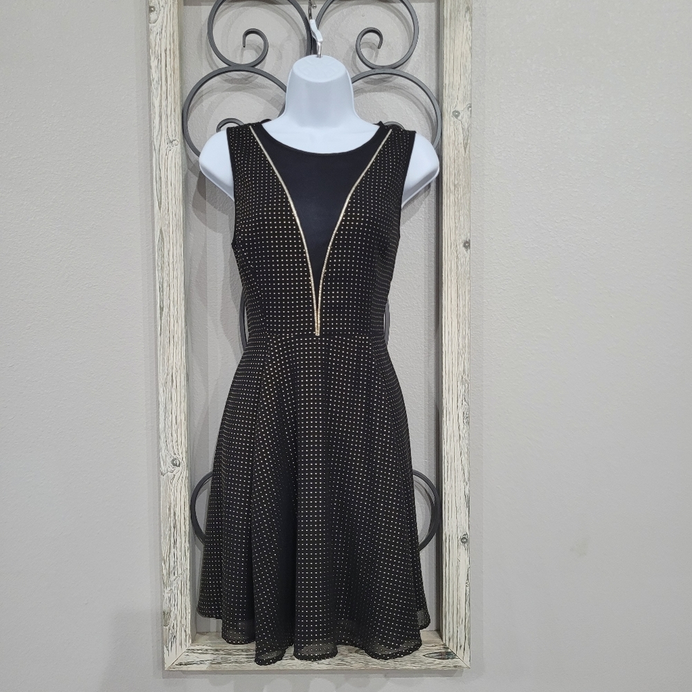 Express dress - Picture 2 of 9